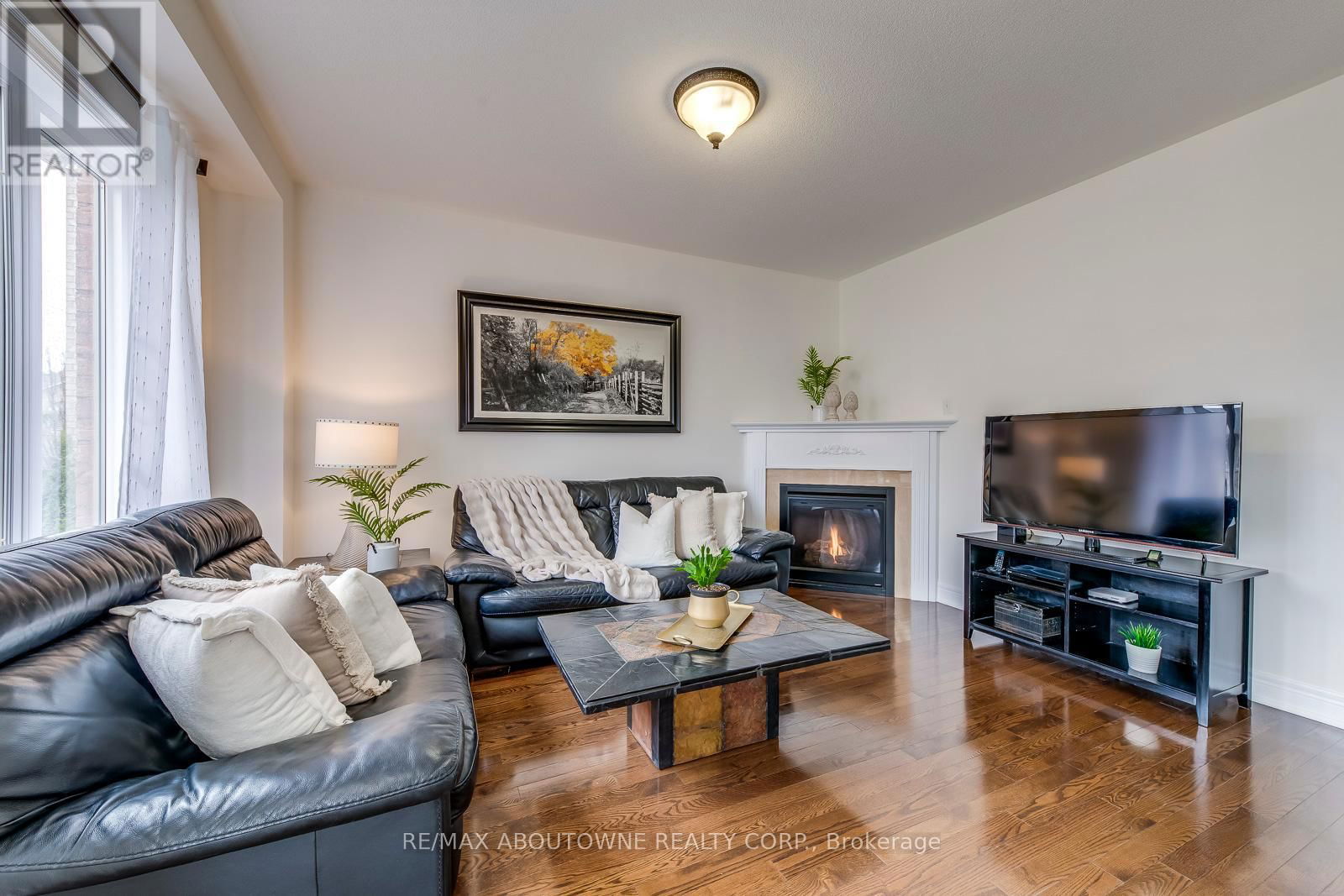 2218 HATFIELD DRIVE Image 12