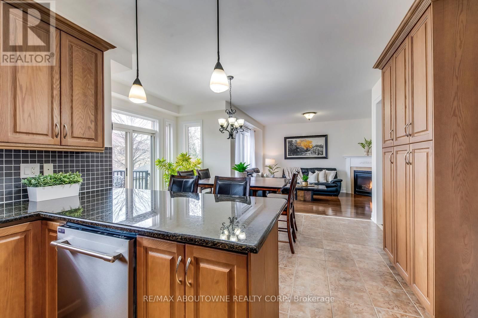 2218 HATFIELD DRIVE Image 16