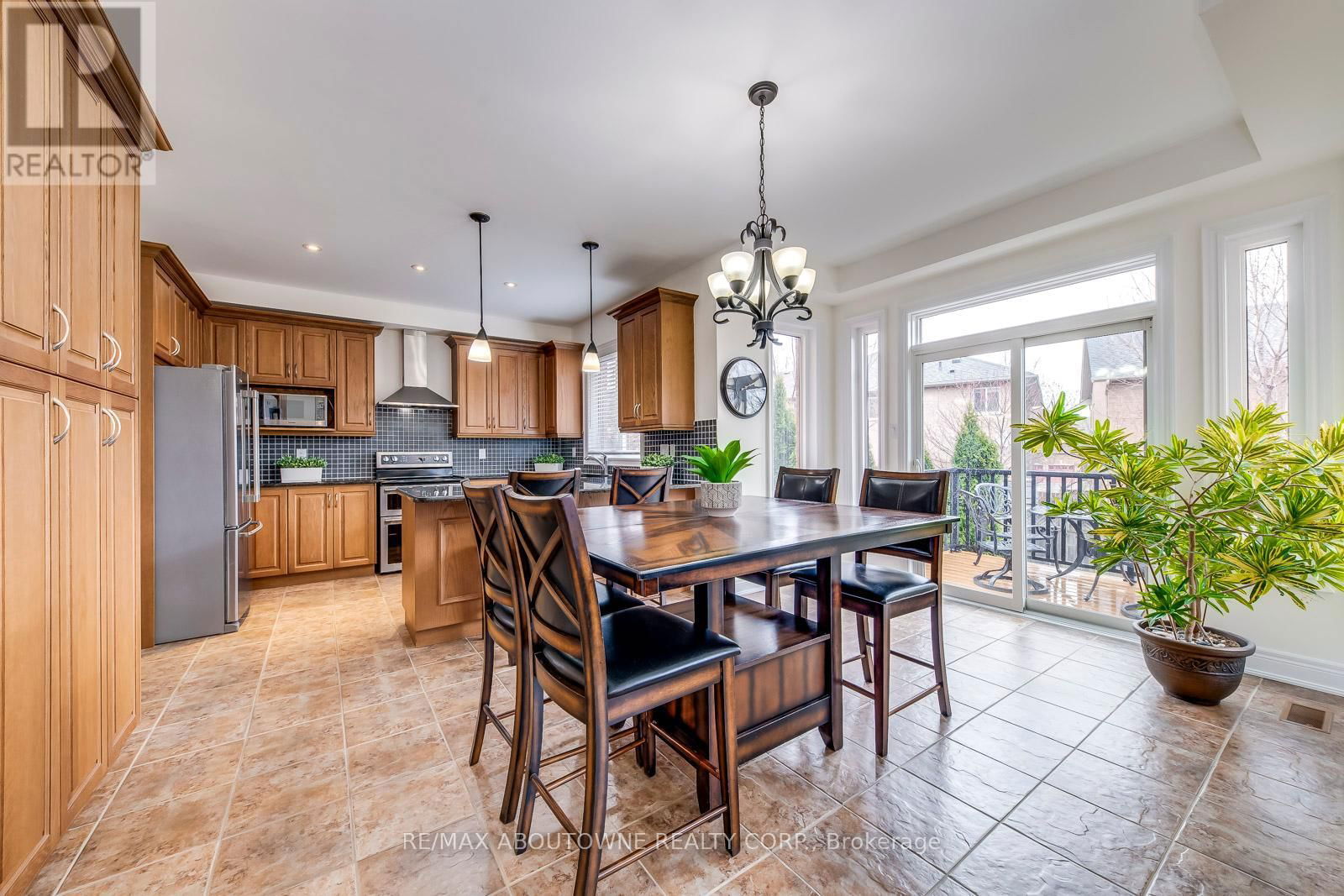 2218 HATFIELD DRIVE Image 17