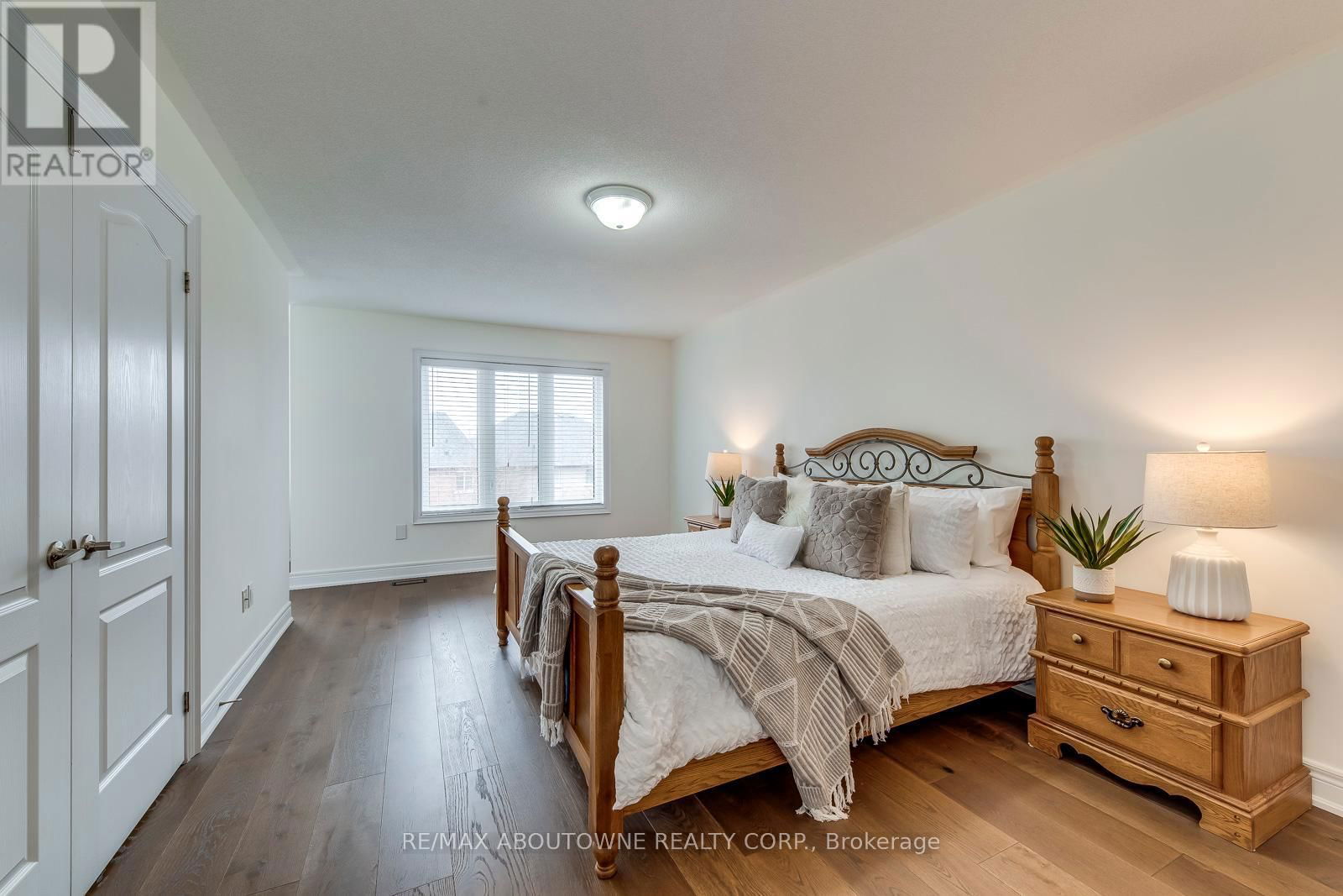 2218 HATFIELD DRIVE Image 23