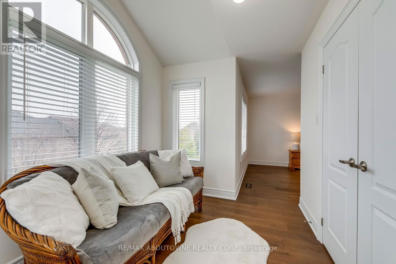 2218 HATFIELD DRIVE Image 26