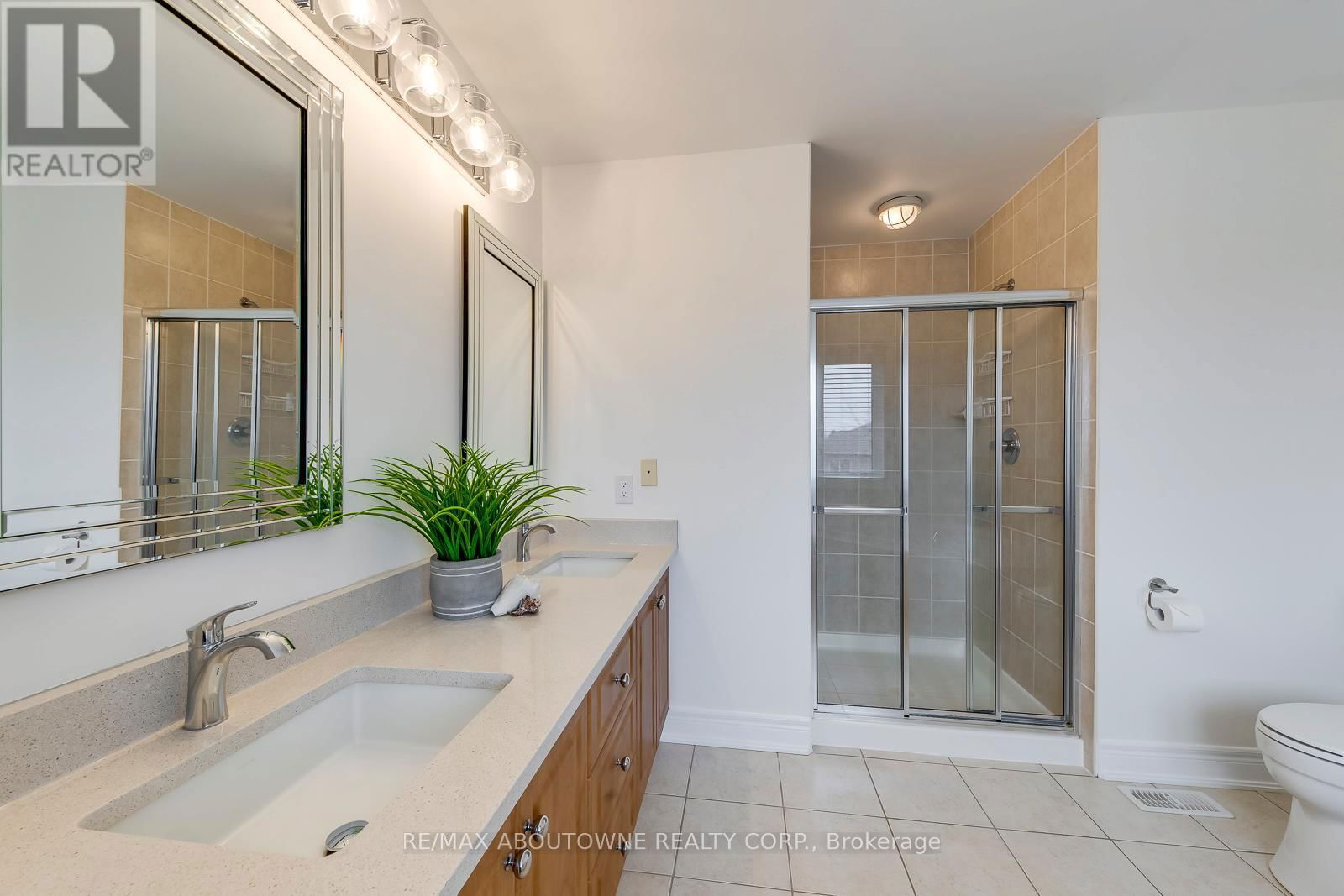 2218 HATFIELD DRIVE Image 28