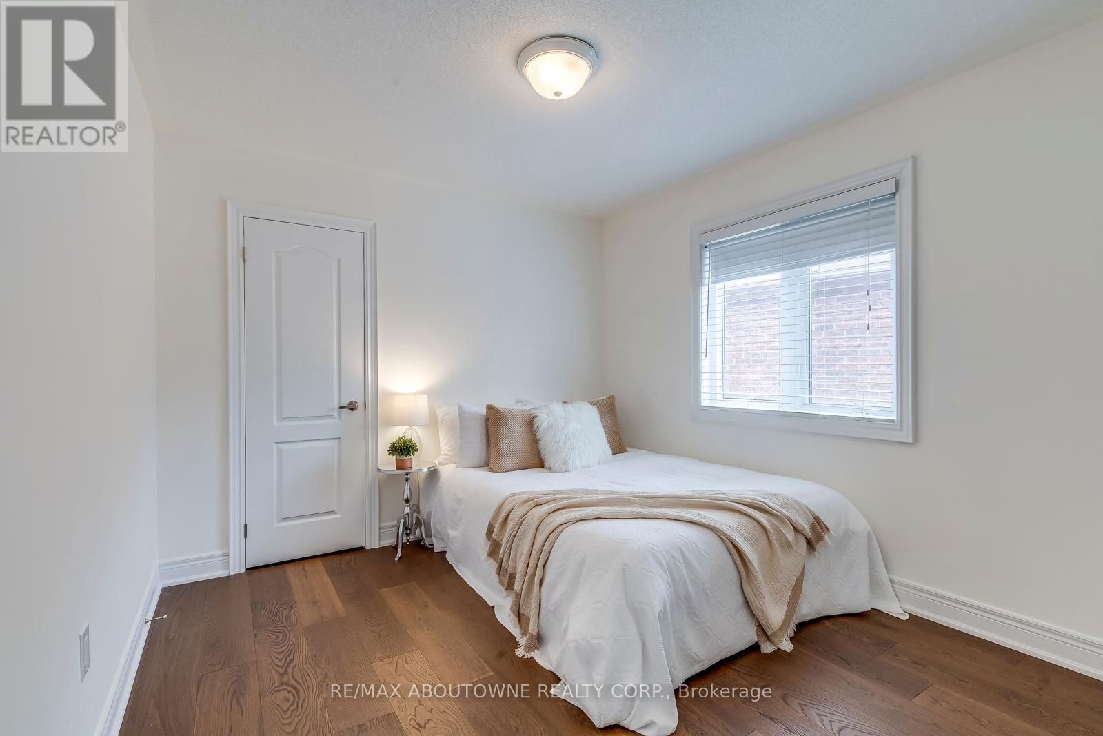 2218 HATFIELD DRIVE Image 29