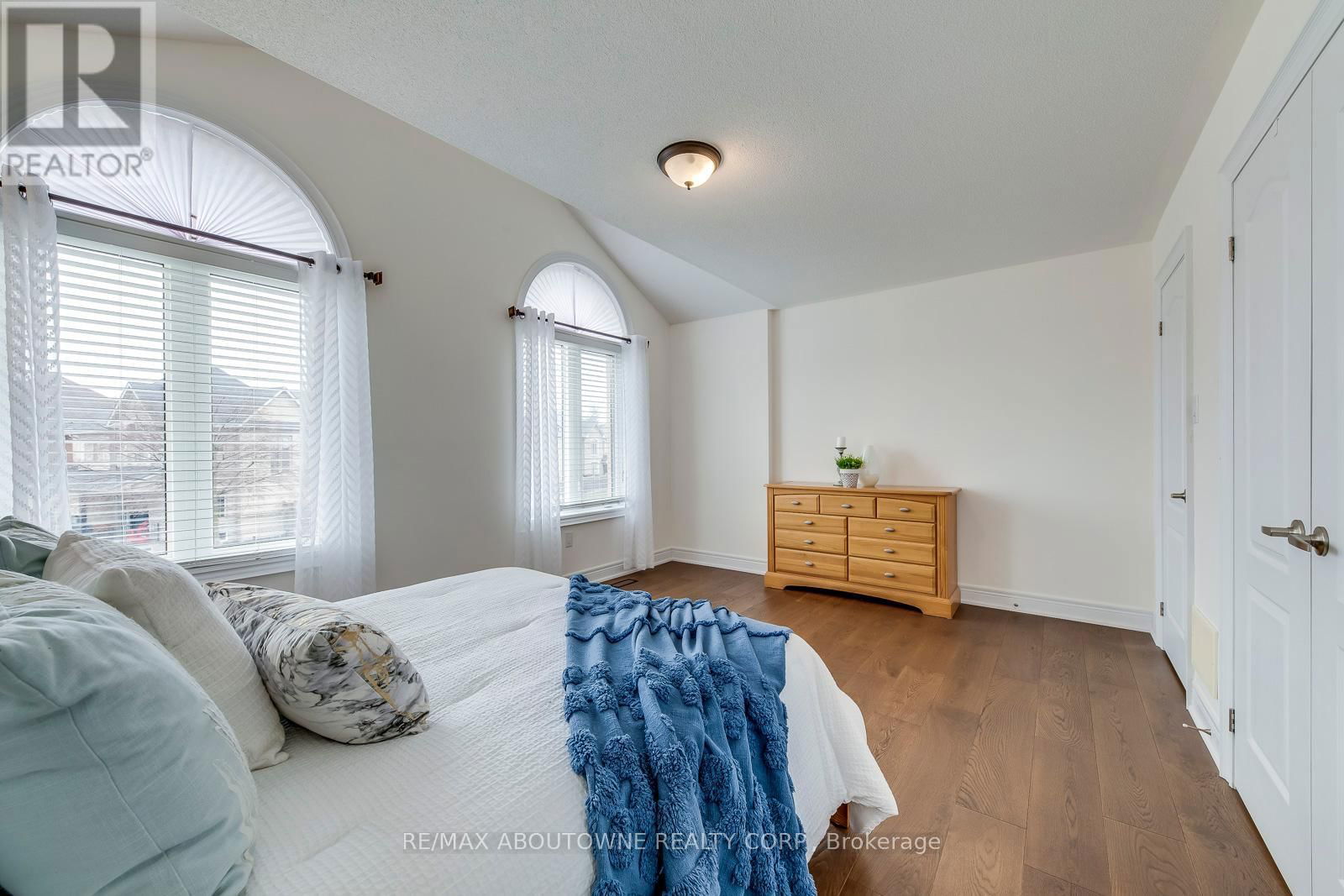 2218 HATFIELD DRIVE Image 31
