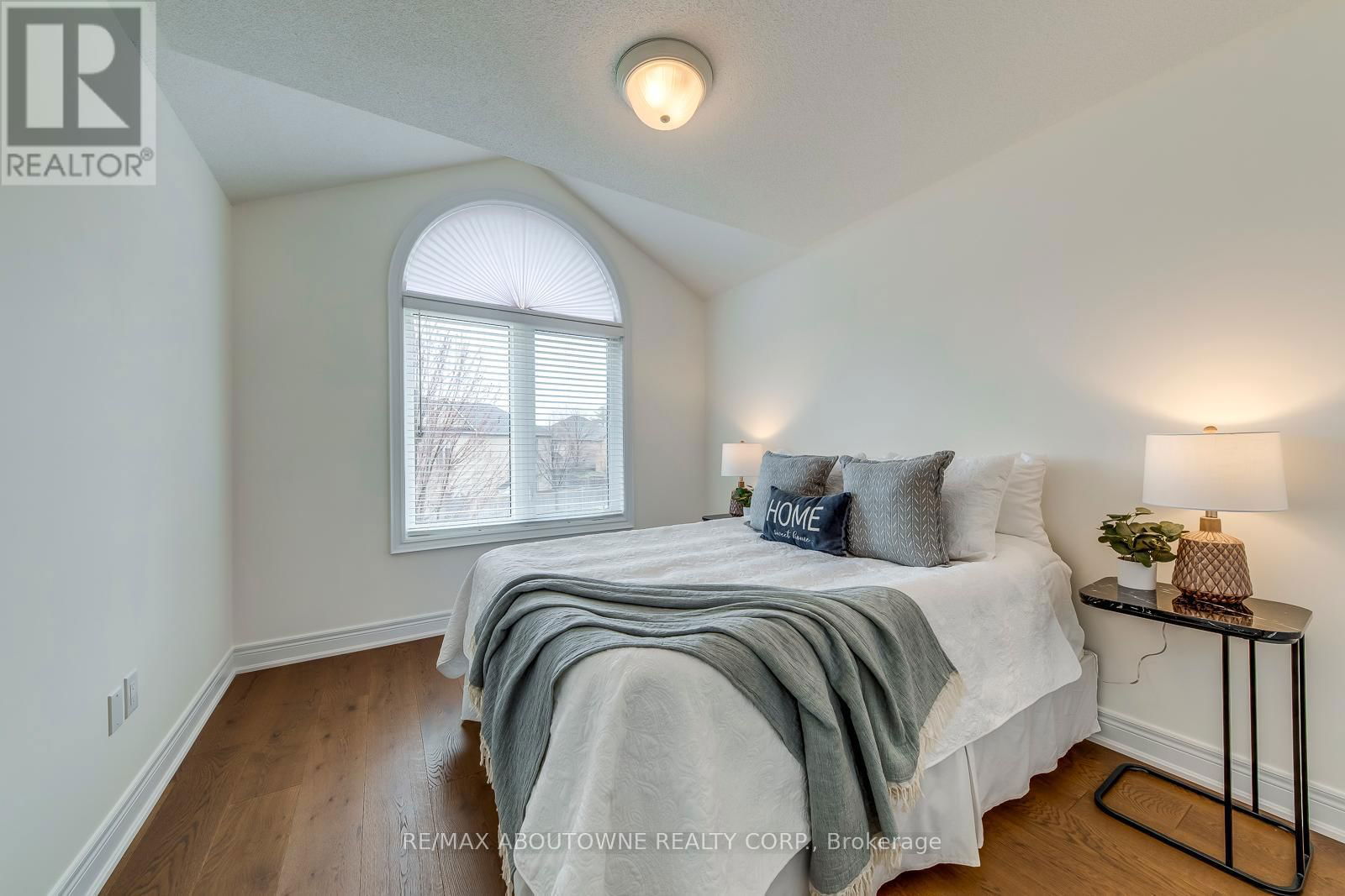 2218 HATFIELD DRIVE Image 33