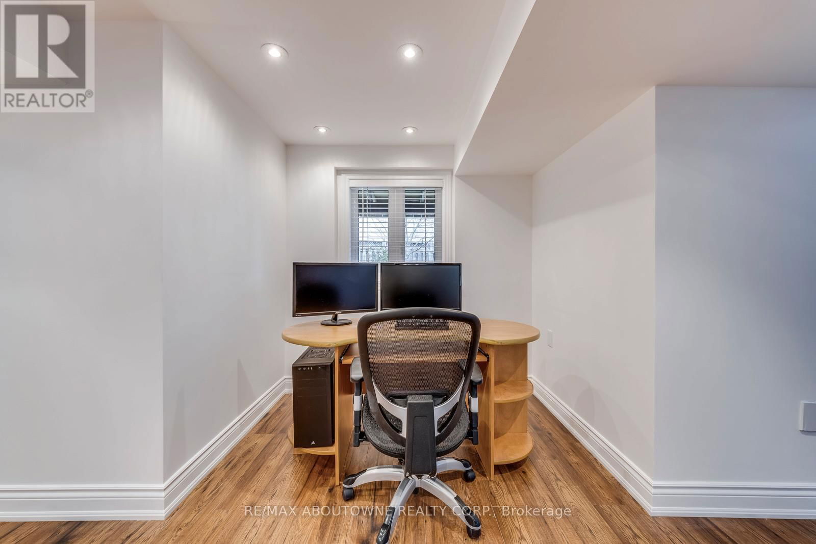 2218 HATFIELD DRIVE Image 37