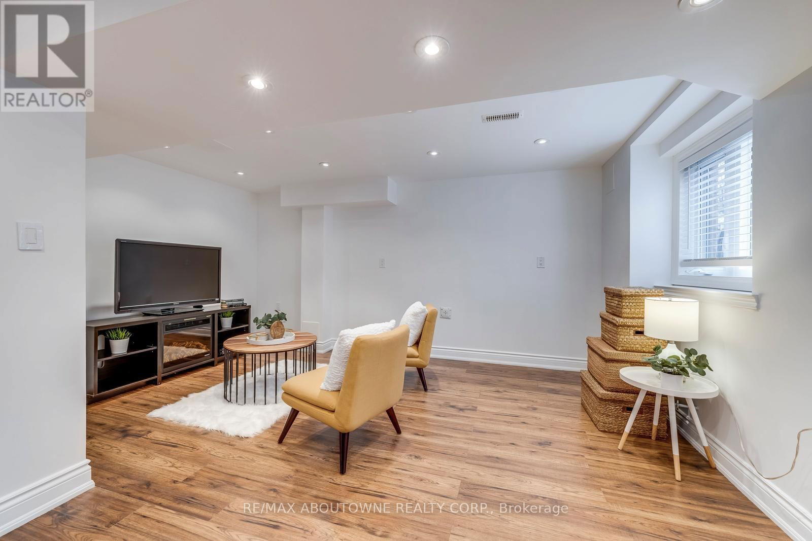 2218 HATFIELD DRIVE Image 38
