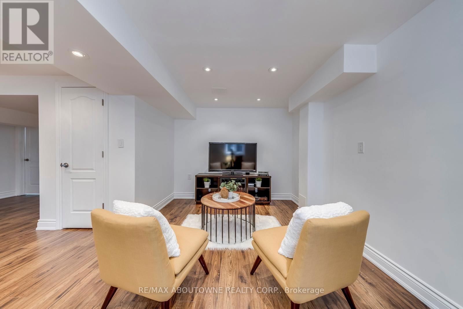 2218 HATFIELD DRIVE Image 39