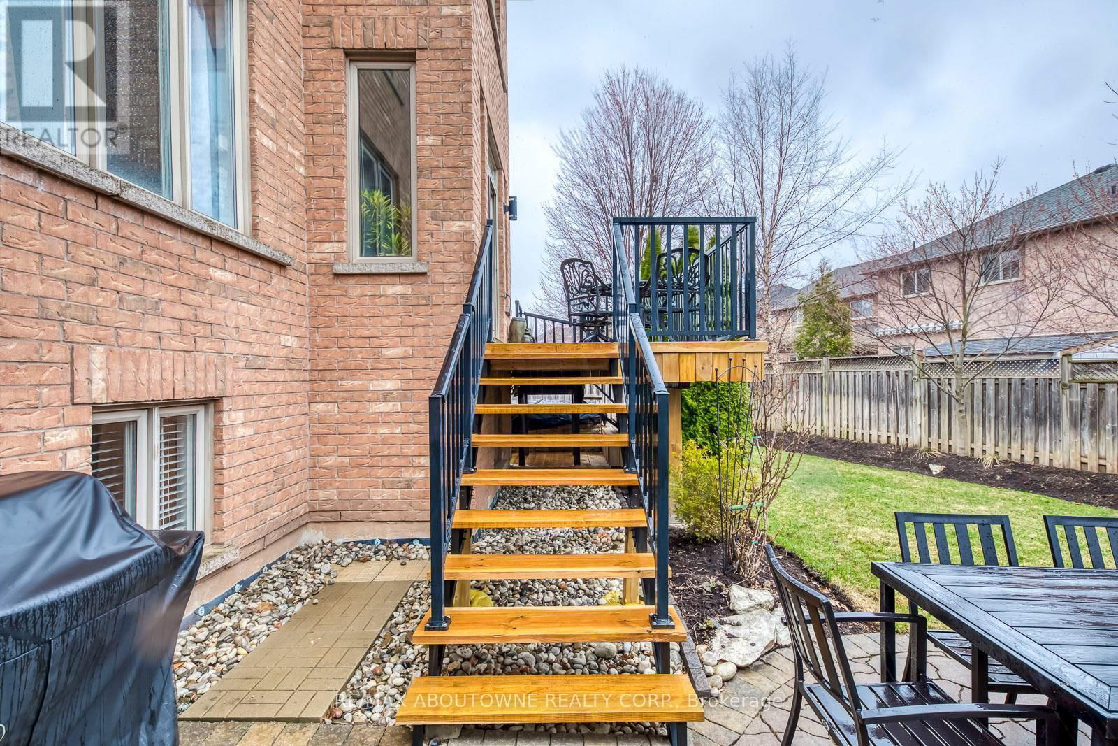 2218 HATFIELD DRIVE Image 46
