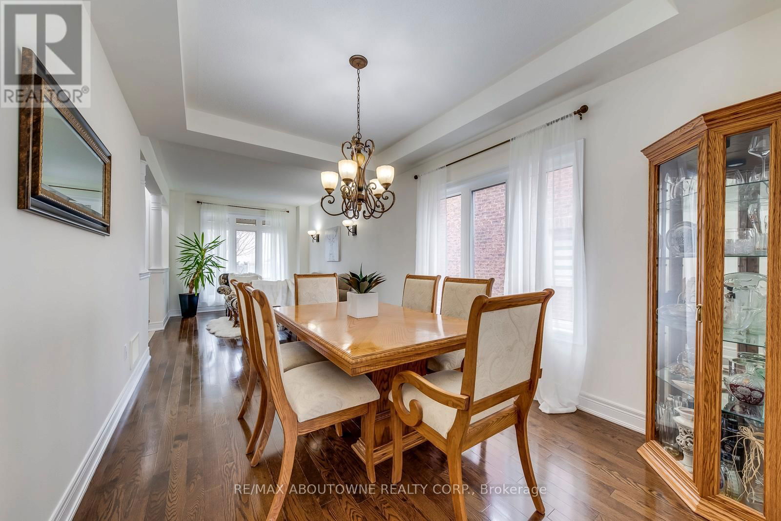 2218 HATFIELD DRIVE Image 7