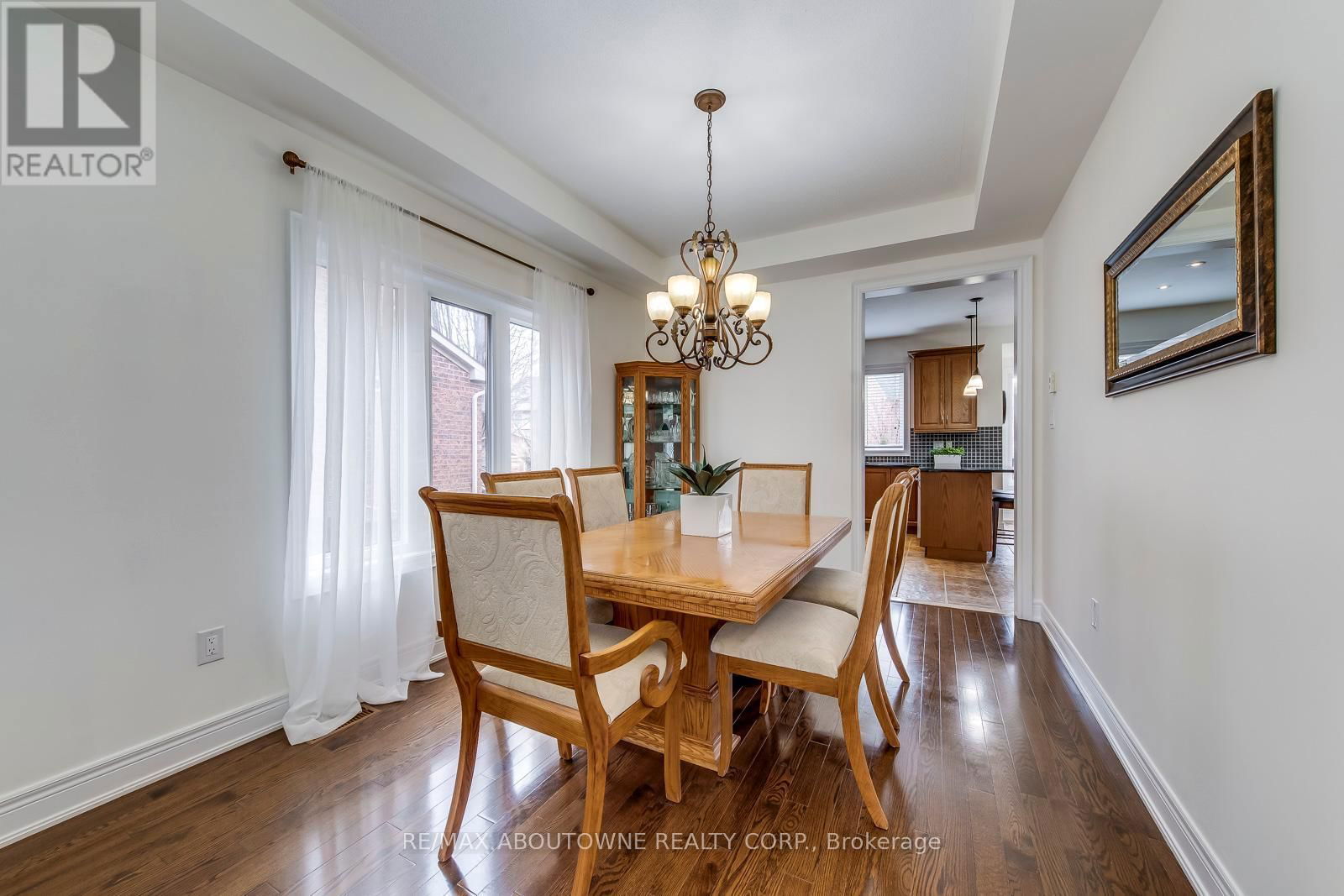 2218 HATFIELD DRIVE Image 8