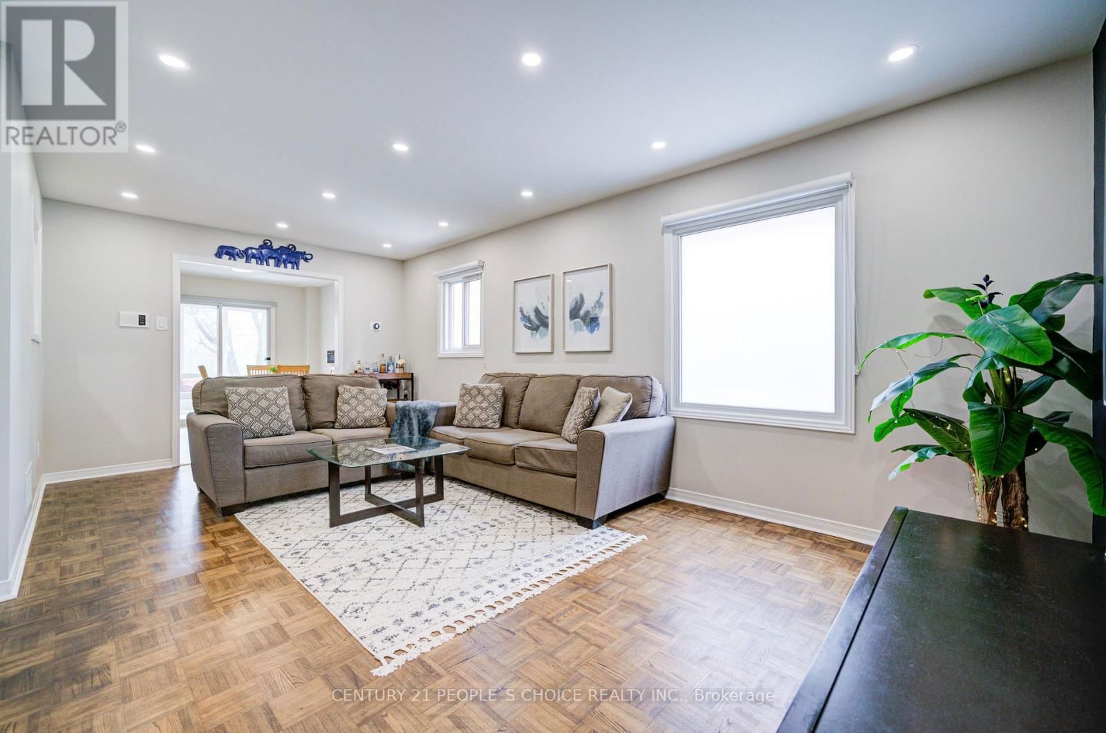 157 CINRICKBAR DRIVE Image 12