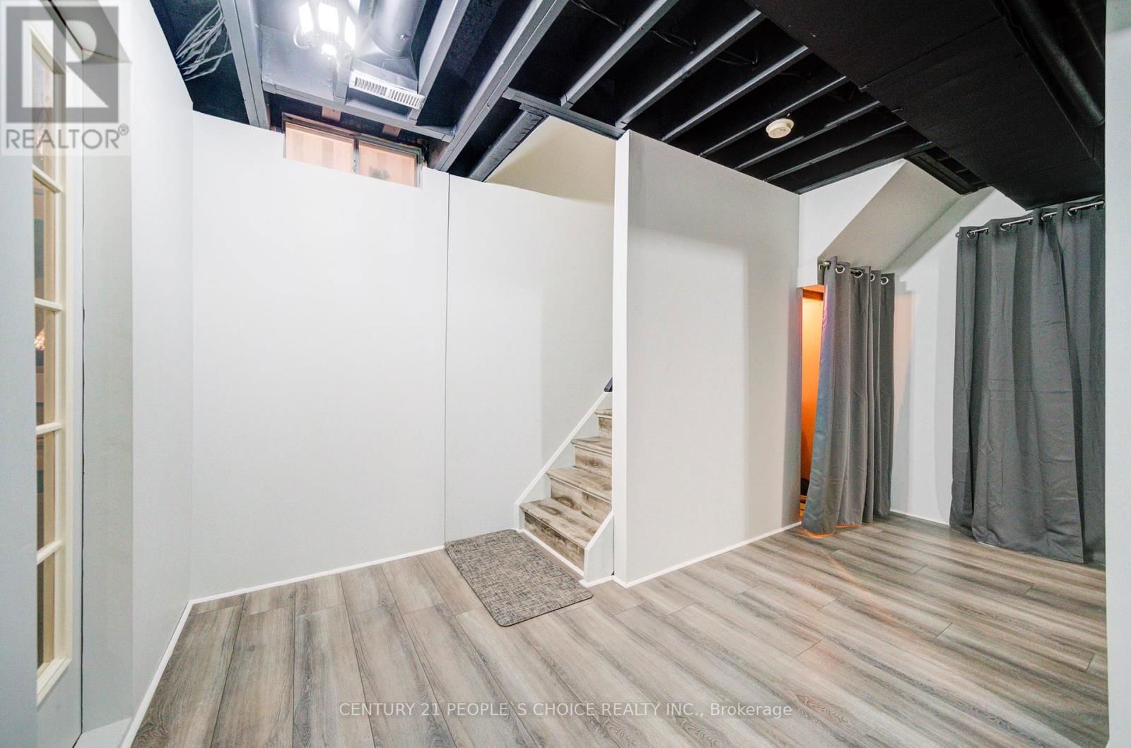 157 CINRICKBAR DRIVE Image 44