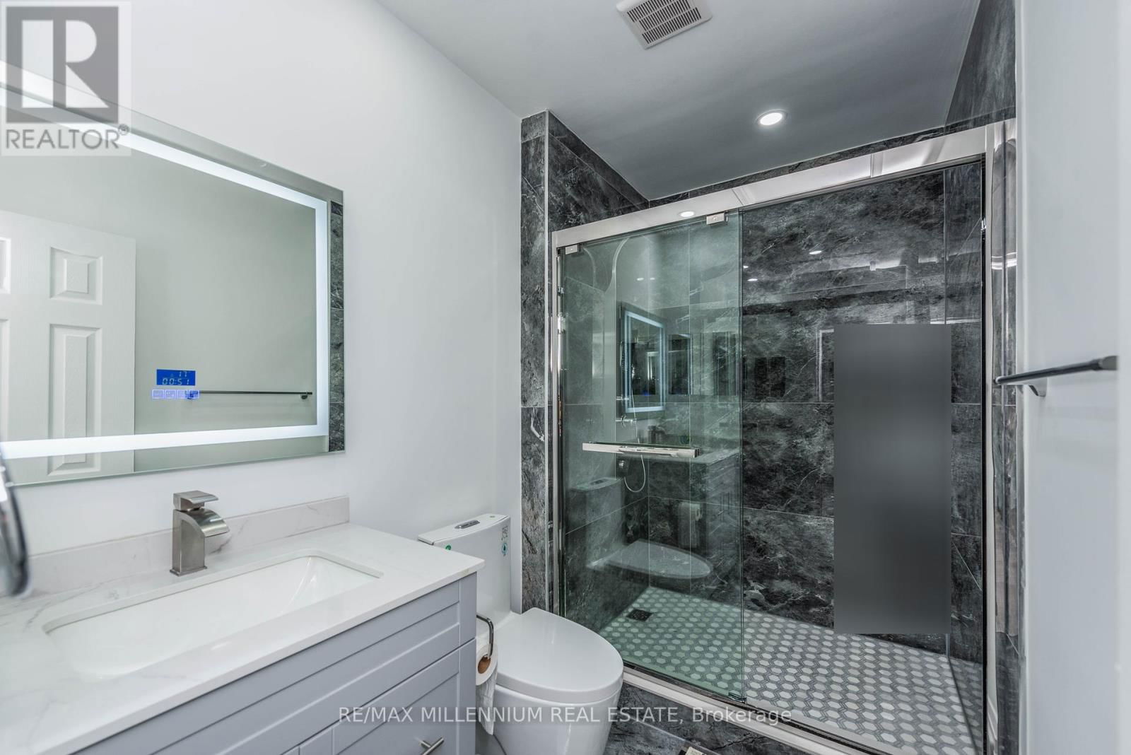 76 RAYLAWN CRESCENT Image 12