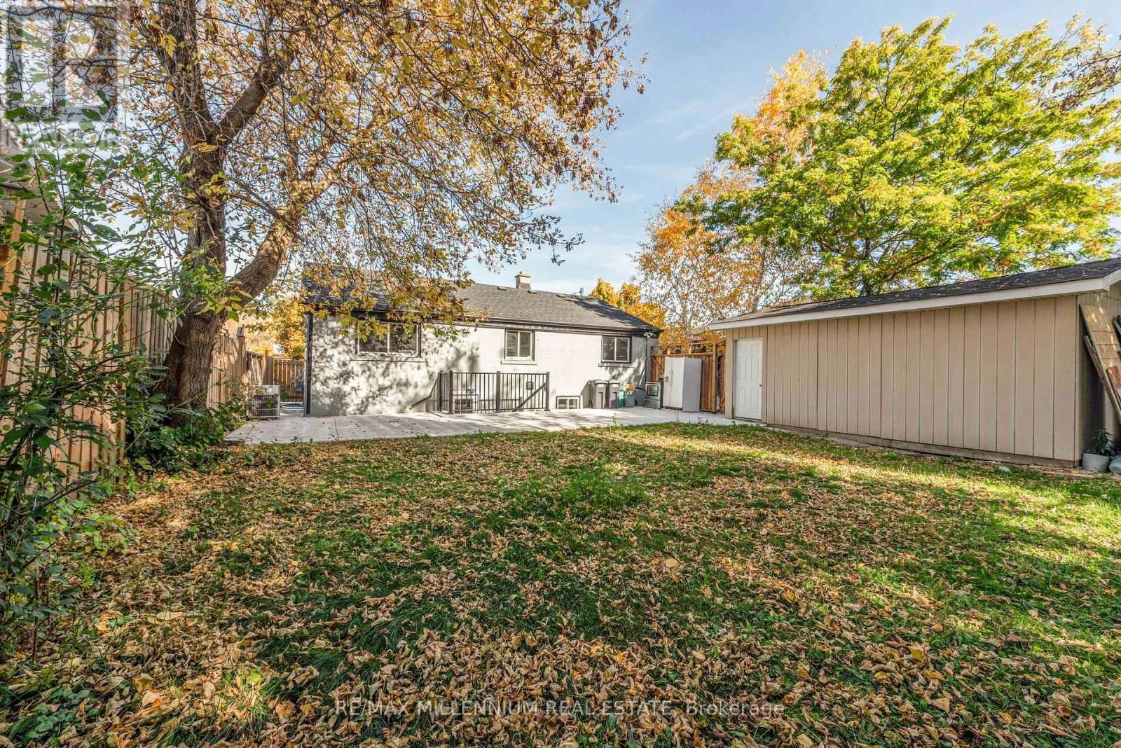 76 RAYLAWN CRESCENT Image 27
