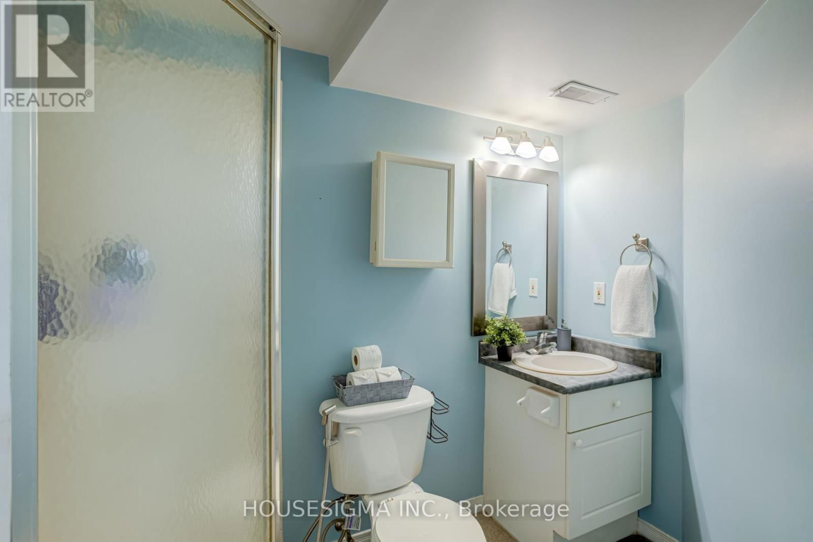 308 FERN STREET Image 16