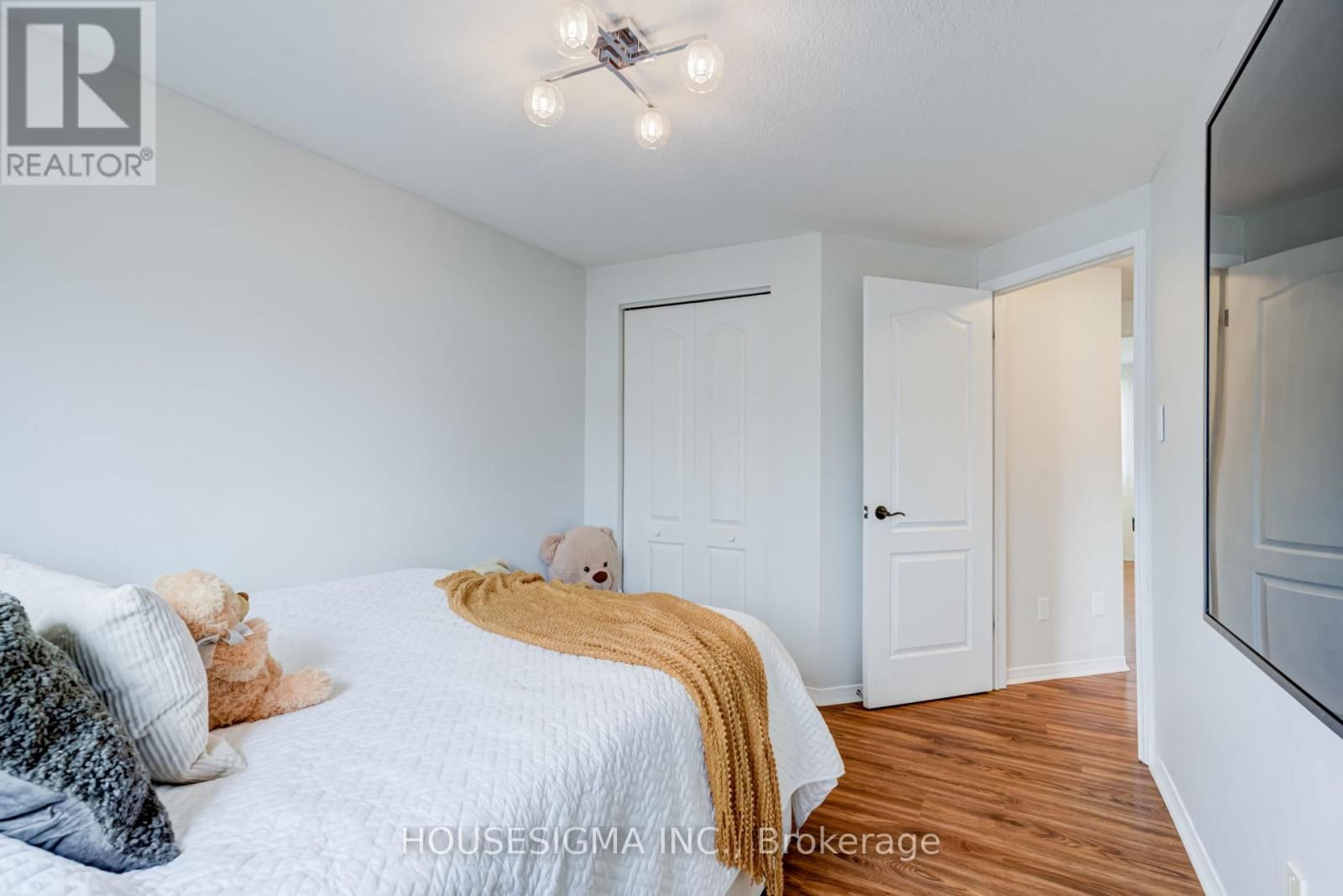 308 FERN STREET Image 9