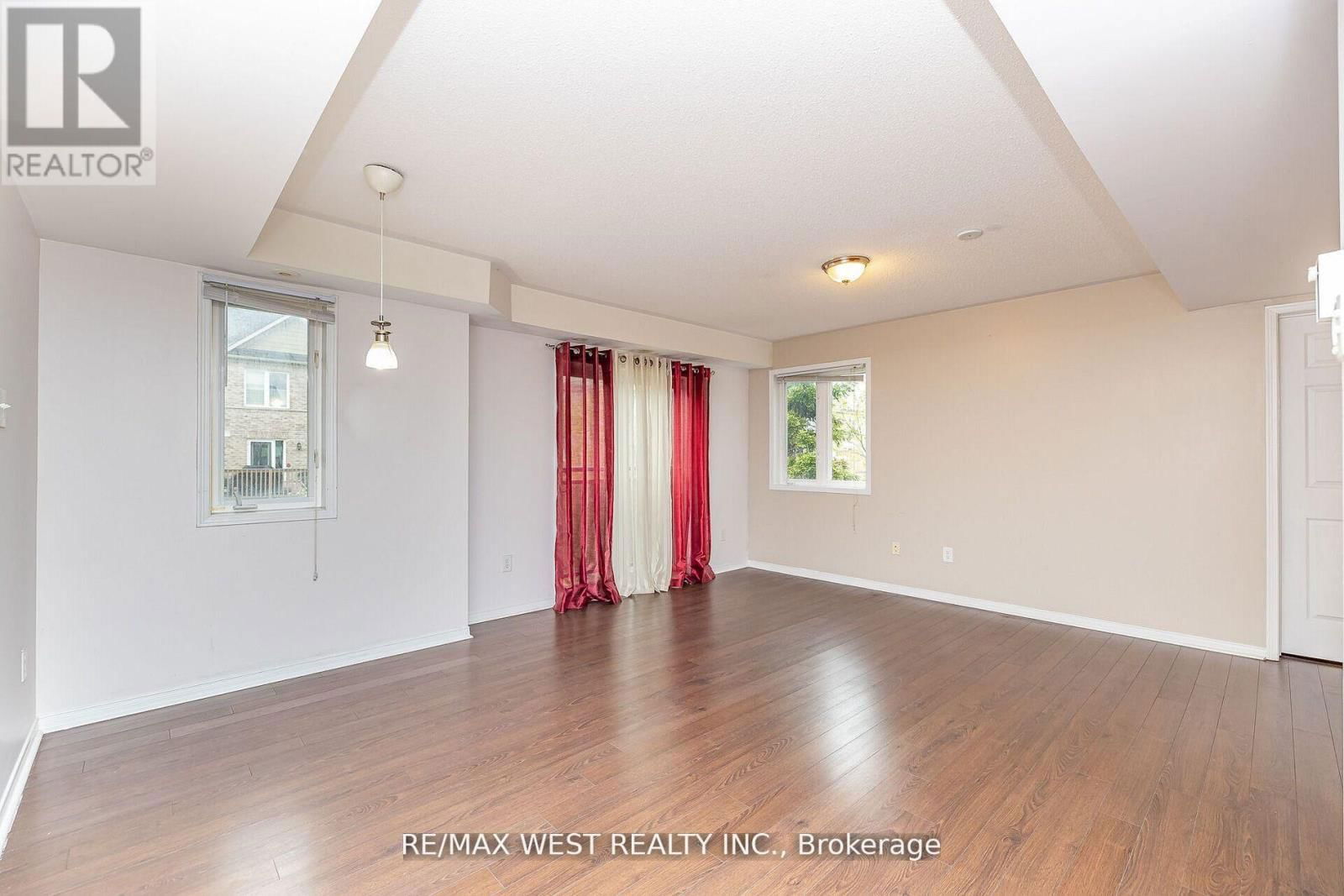 218 - 4975 SOUTHAMPTON DRIVE Image 10