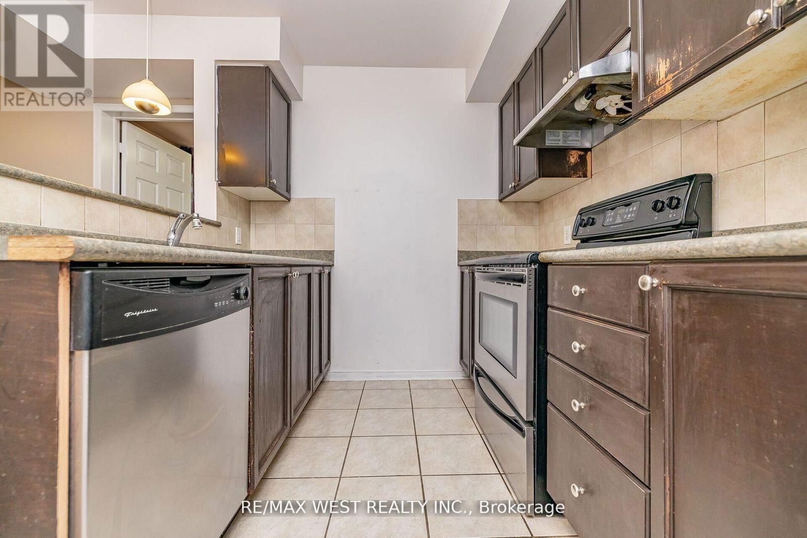 218 - 4975 SOUTHAMPTON DRIVE Image 16