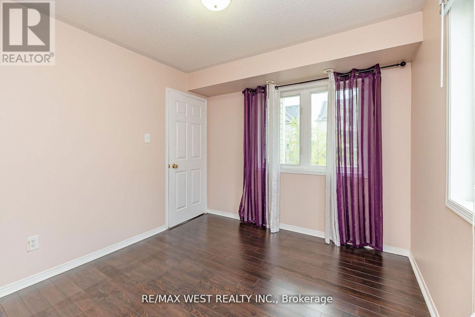 218 - 4975 SOUTHAMPTON DRIVE Image 24