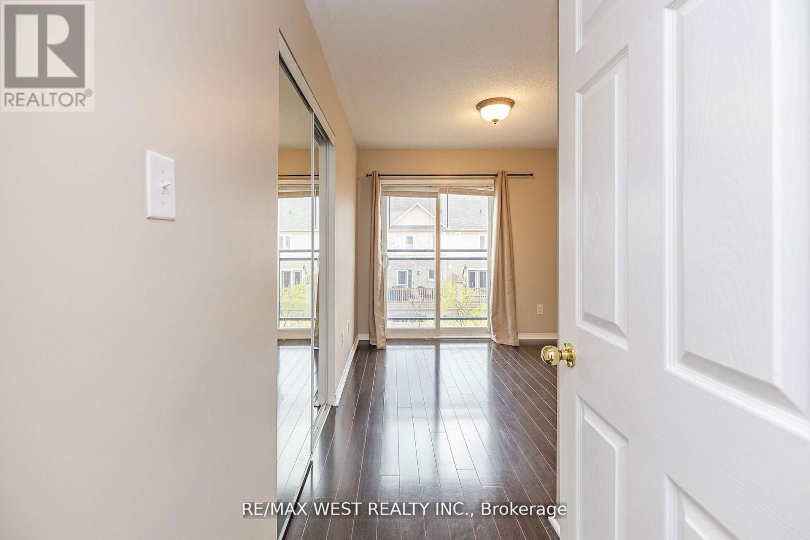 218 - 4975 SOUTHAMPTON DRIVE Image 28