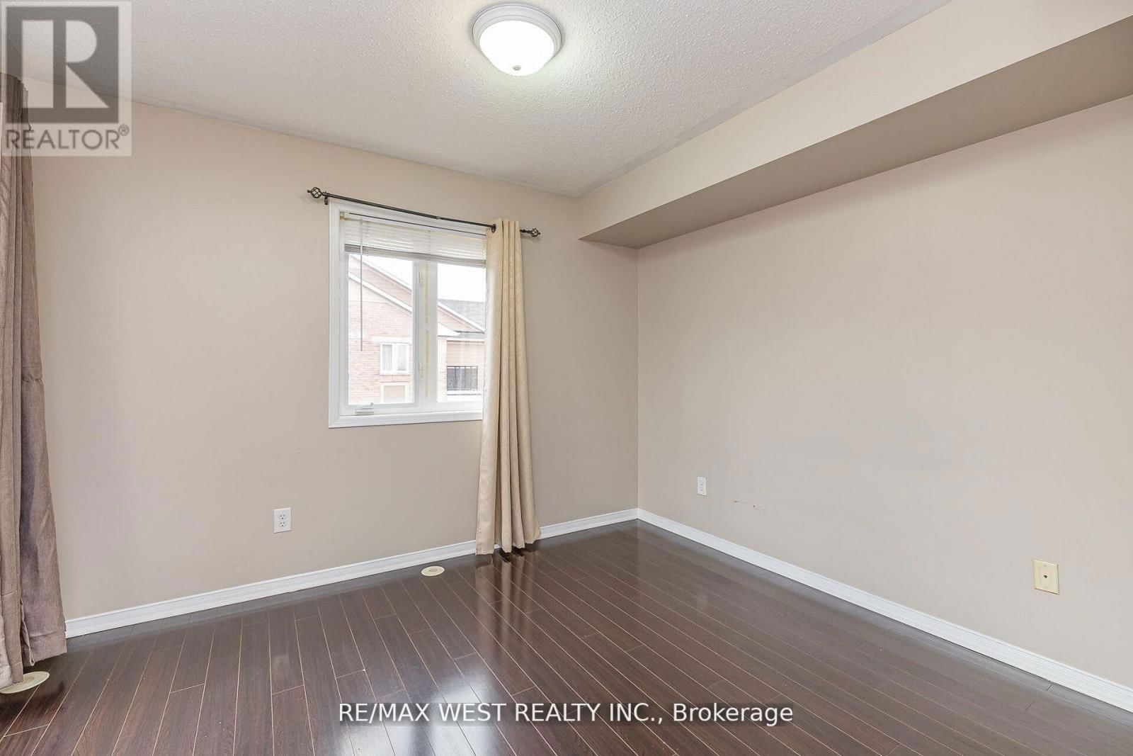 218 - 4975 SOUTHAMPTON DRIVE Image 33