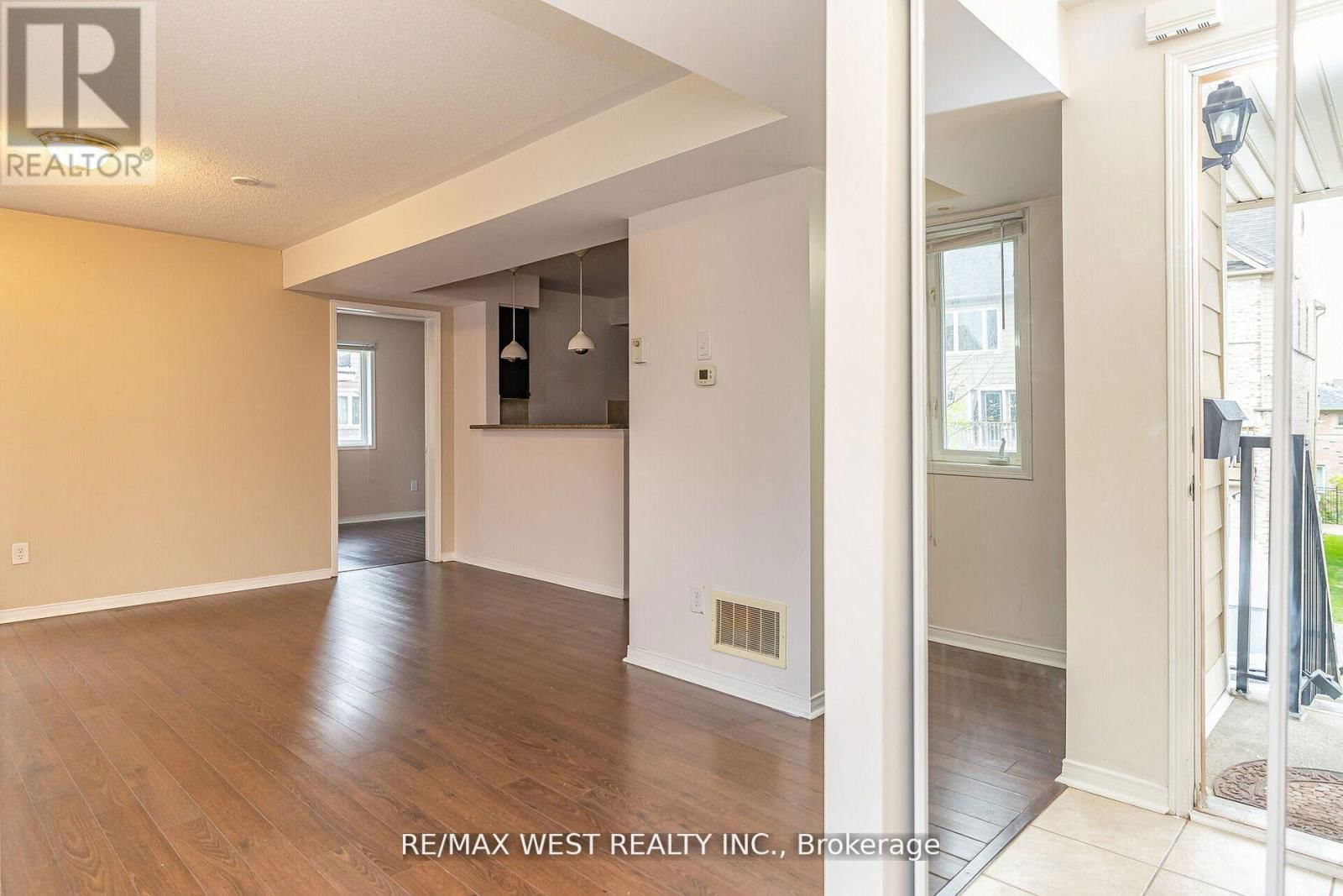 218 - 4975 SOUTHAMPTON DRIVE Image 5