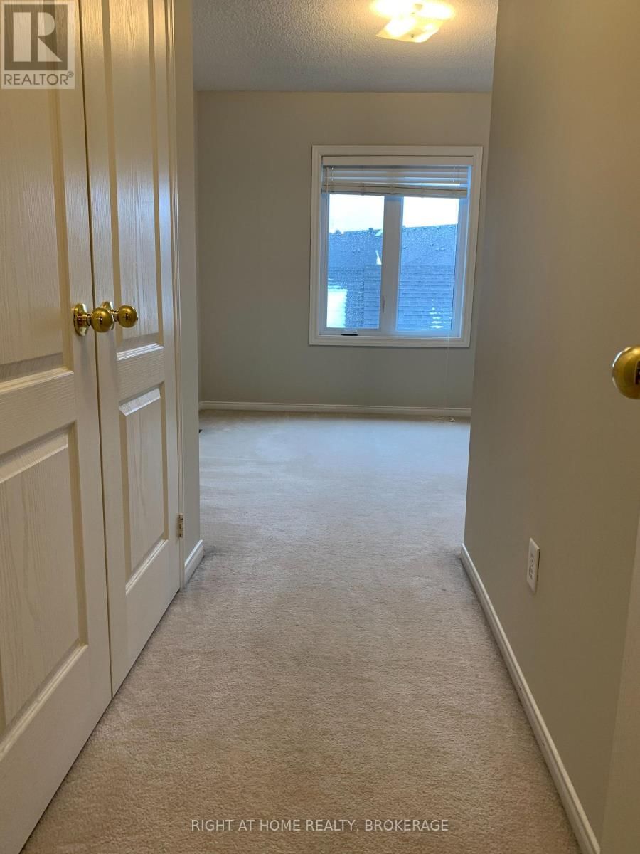 1149 TREETOP TERRACE Image 18