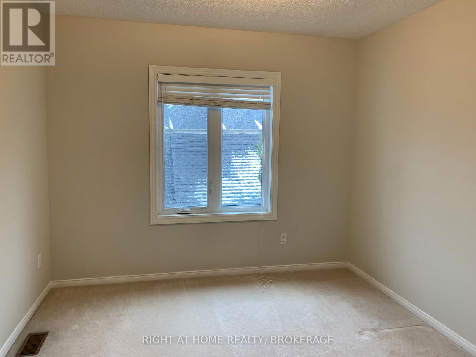 1149 TREETOP TERRACE Image 19