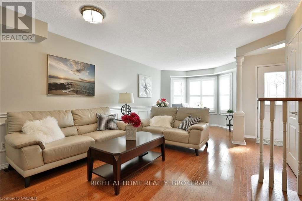 1149 TREETOP TERRACE Image 2