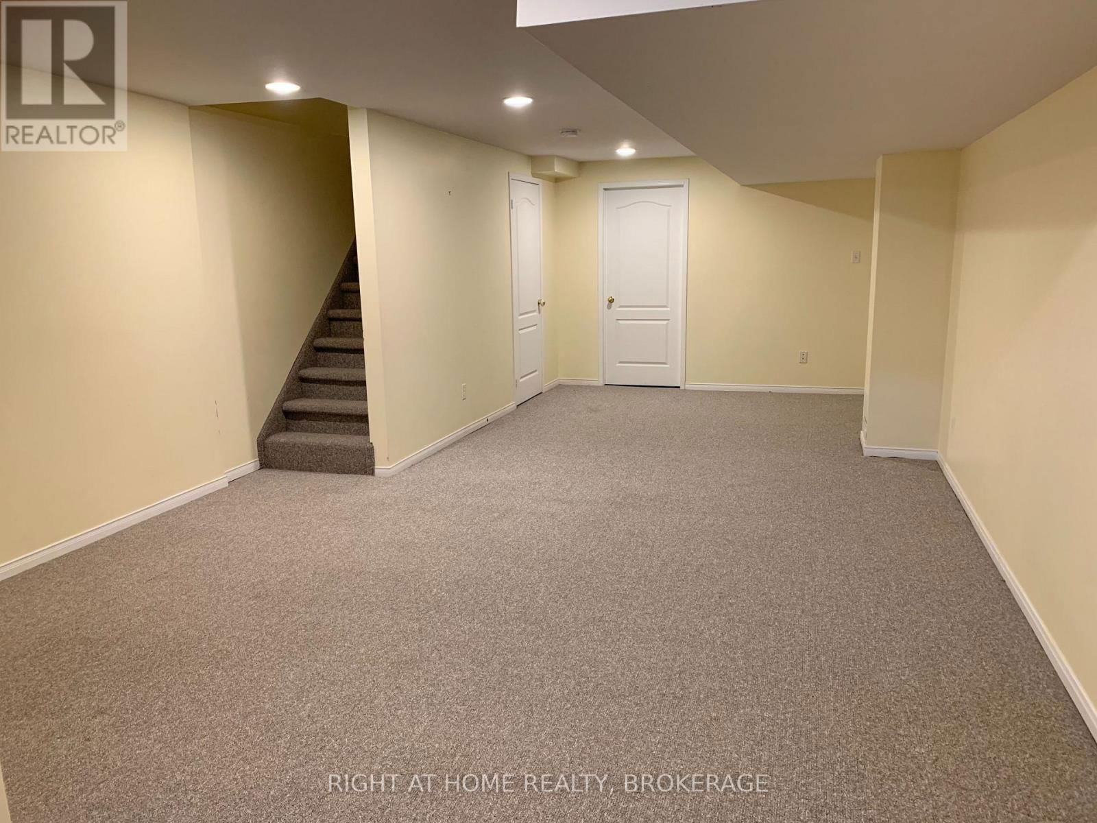 1149 TREETOP TERRACE Image 21