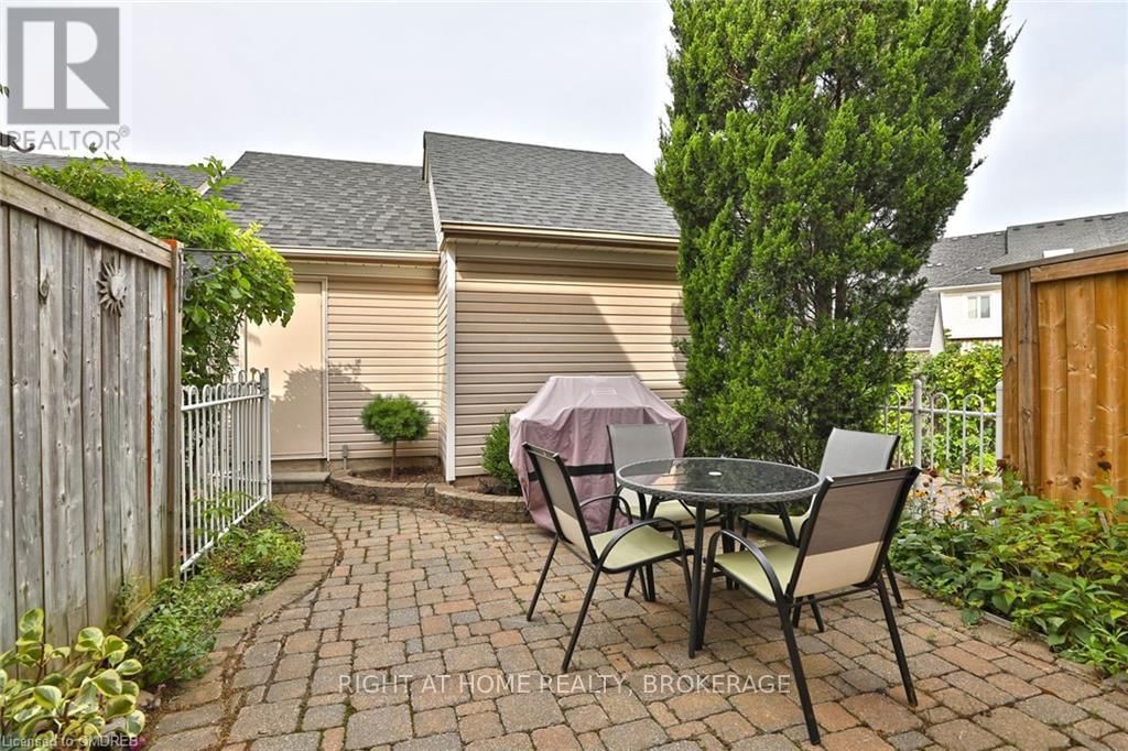 1149 TREETOP TERRACE Image 25