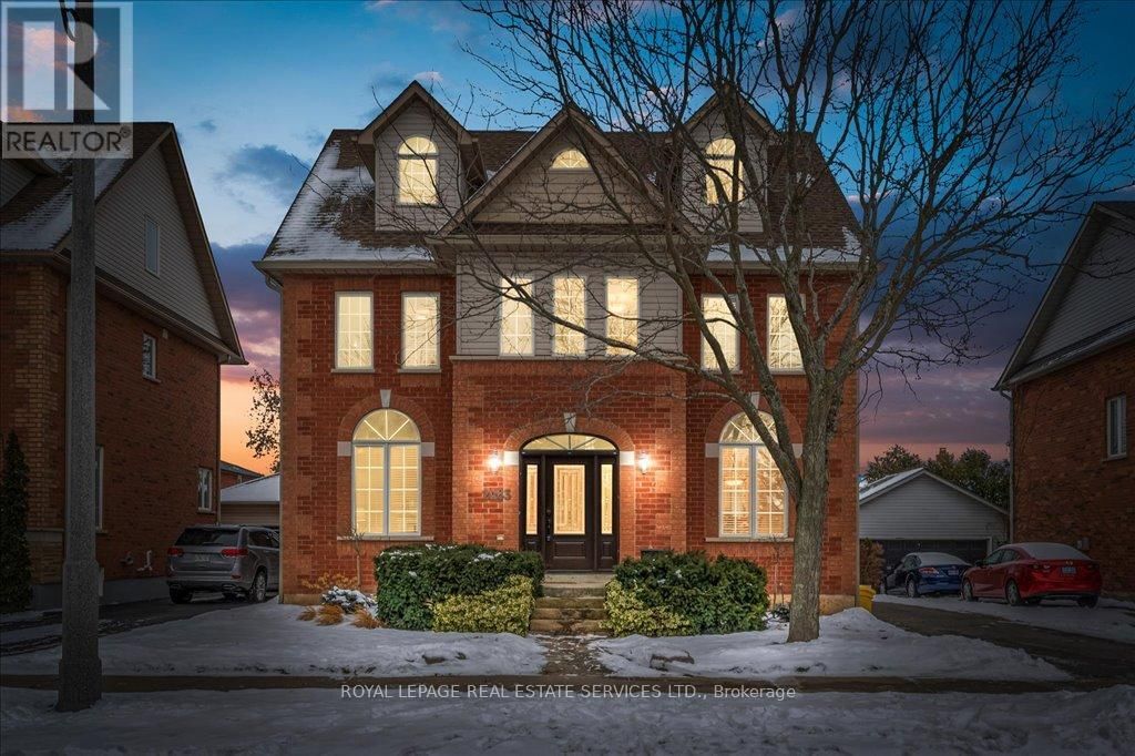 2483 SUNNYHURST CLOSE Image 1