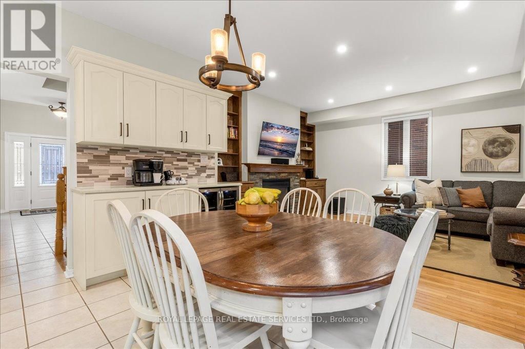 2483 SUNNYHURST CLOSE Image 10