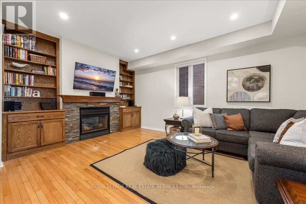 2483 SUNNYHURST CLOSE Image 14