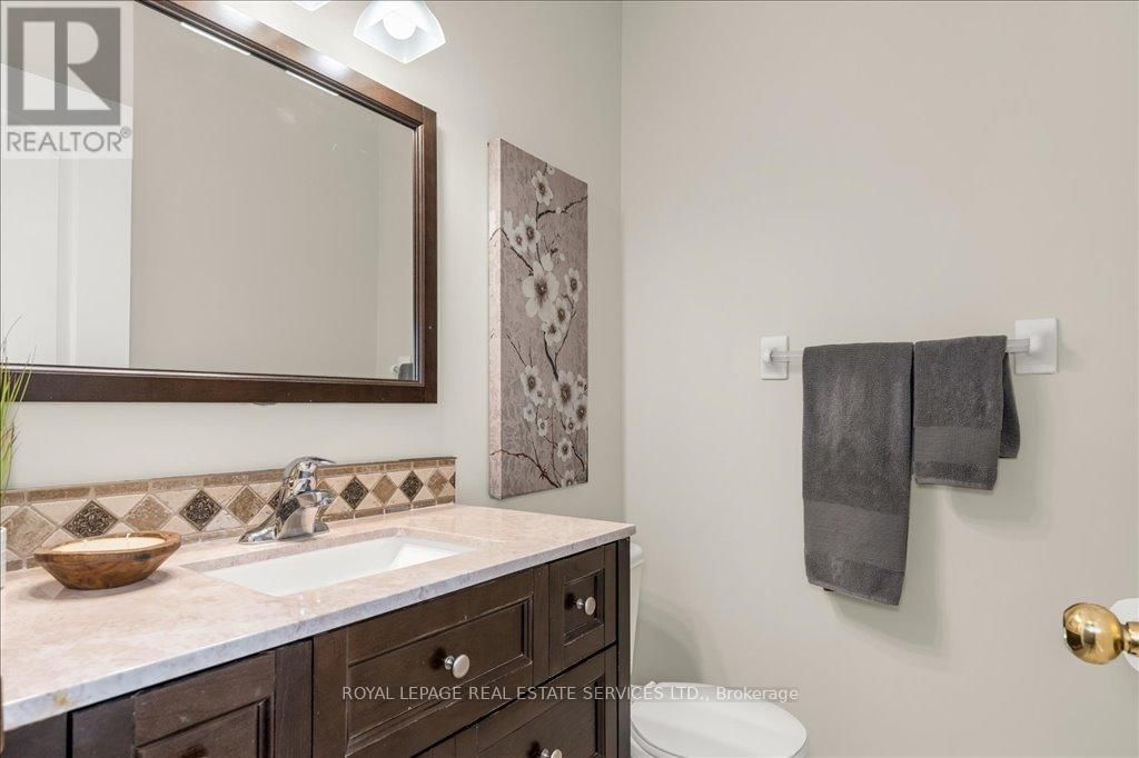 2483 SUNNYHURST CLOSE Image 16