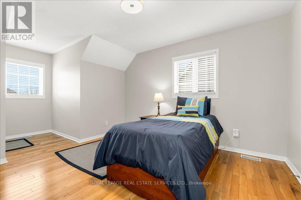 2483 SUNNYHURST CLOSE Image 21