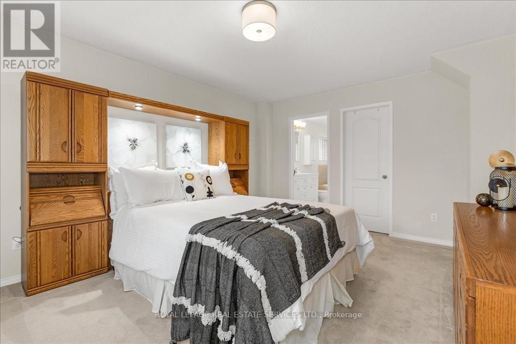 2483 SUNNYHURST CLOSE Image 23