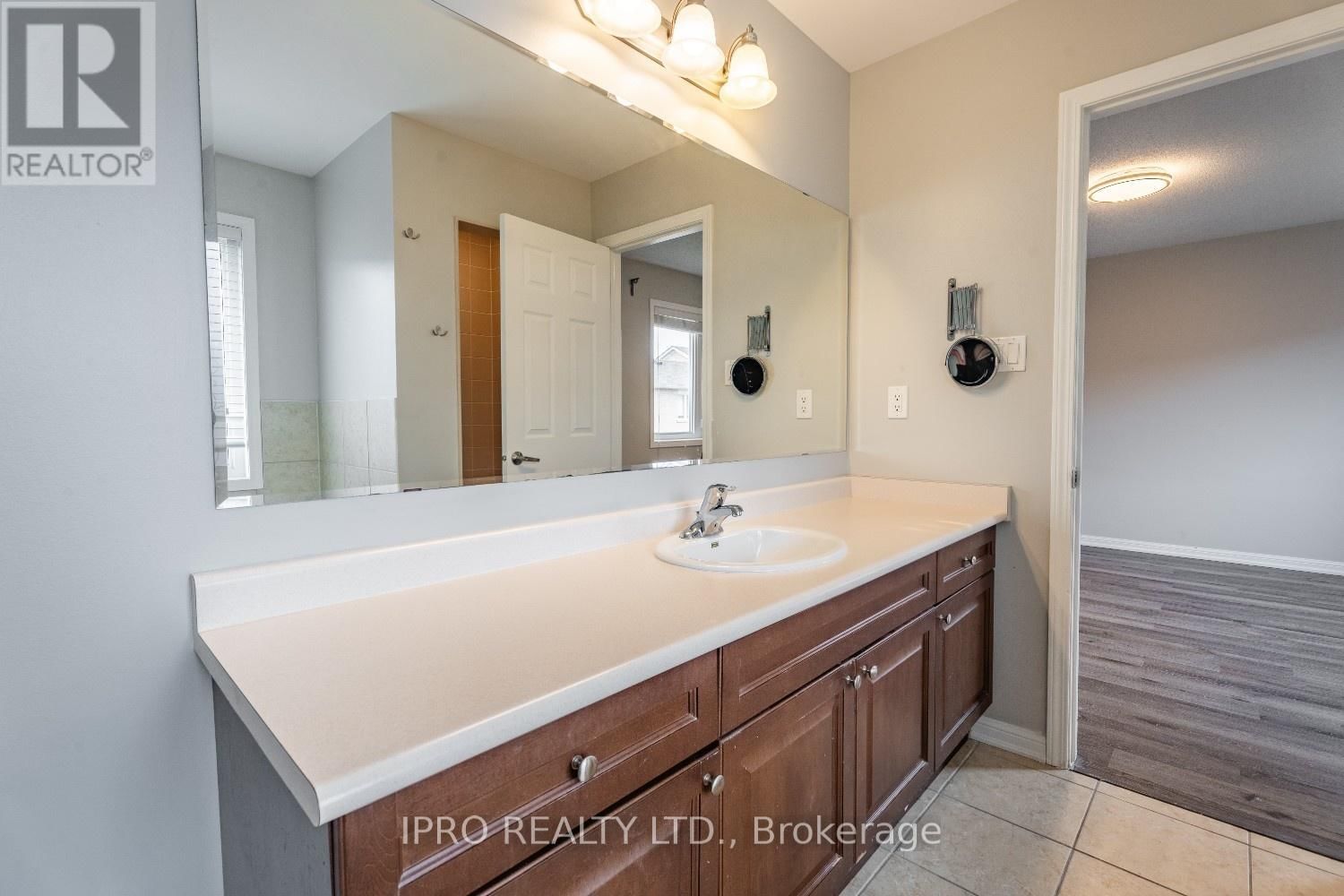 1136 SOLOMON COURT Image 19