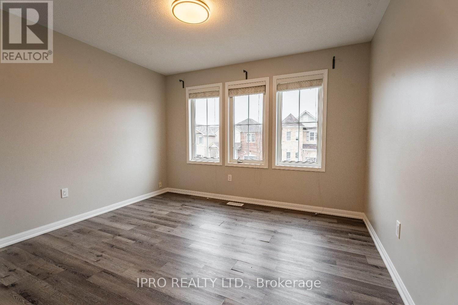 1136 SOLOMON COURT Image 27