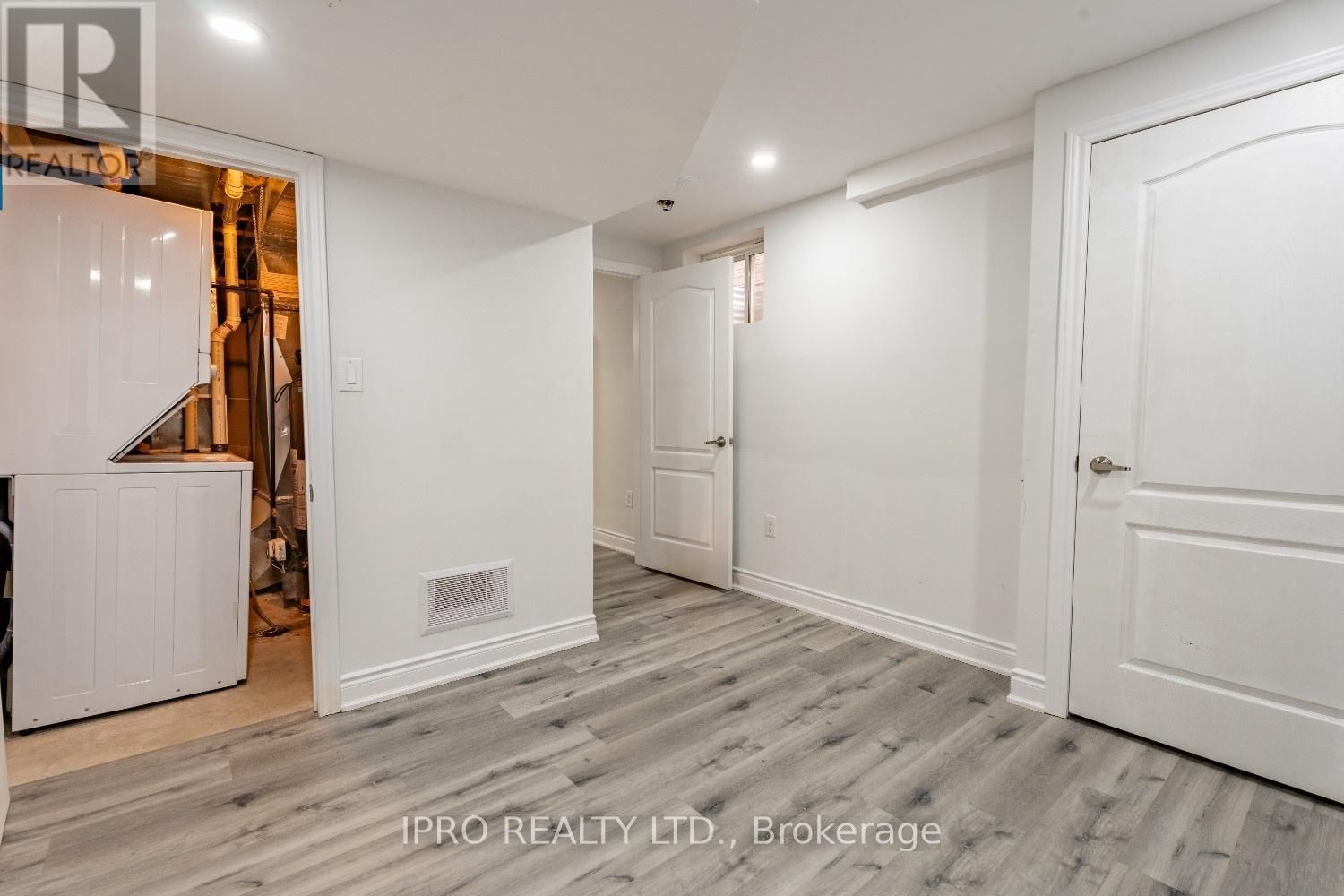 1136 SOLOMON COURT Image 38