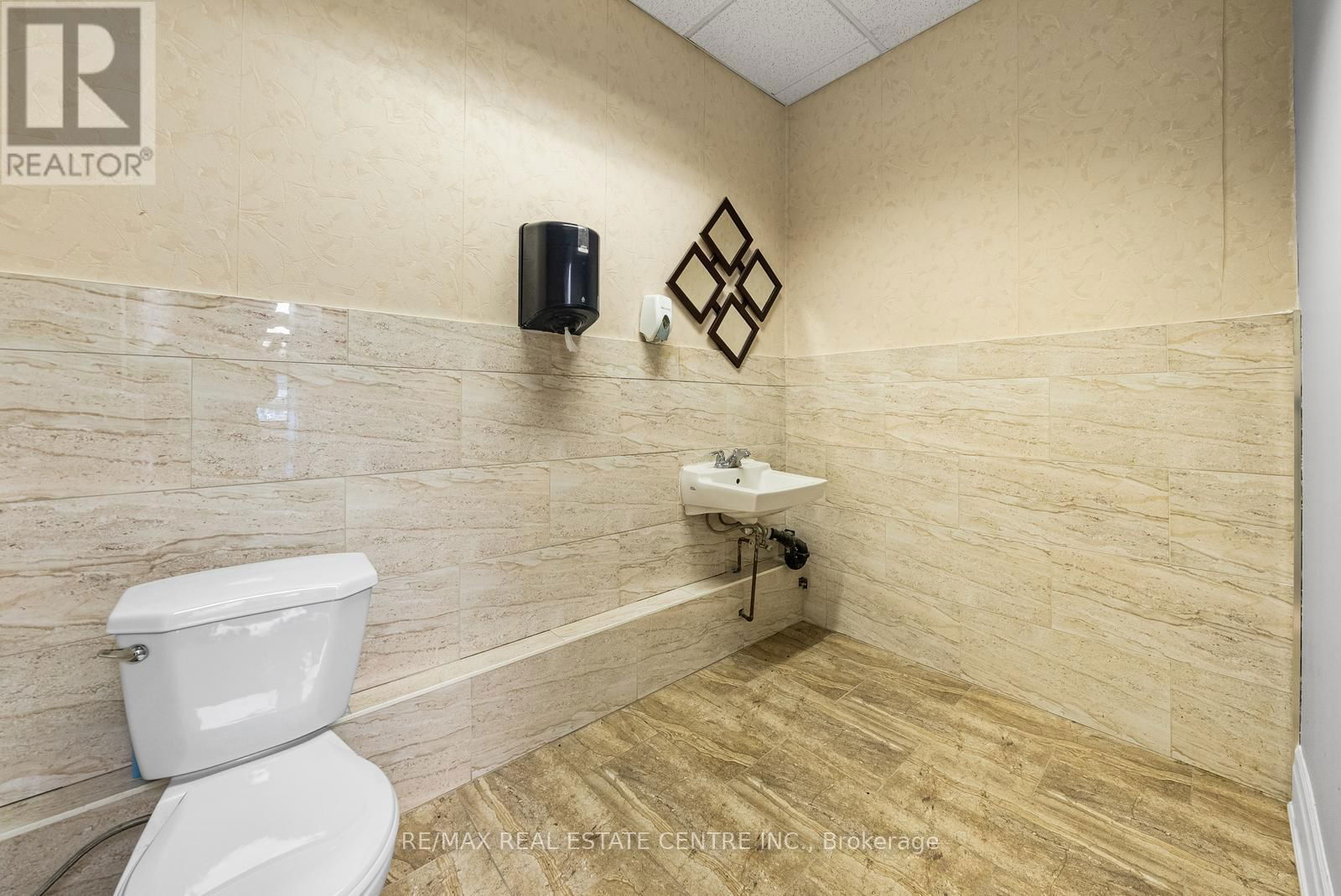 6 - 341 PARKHURST SQUARE Image 15