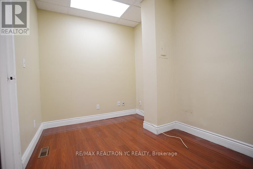 1586 EGLINTON AVENUE WEST Image 11