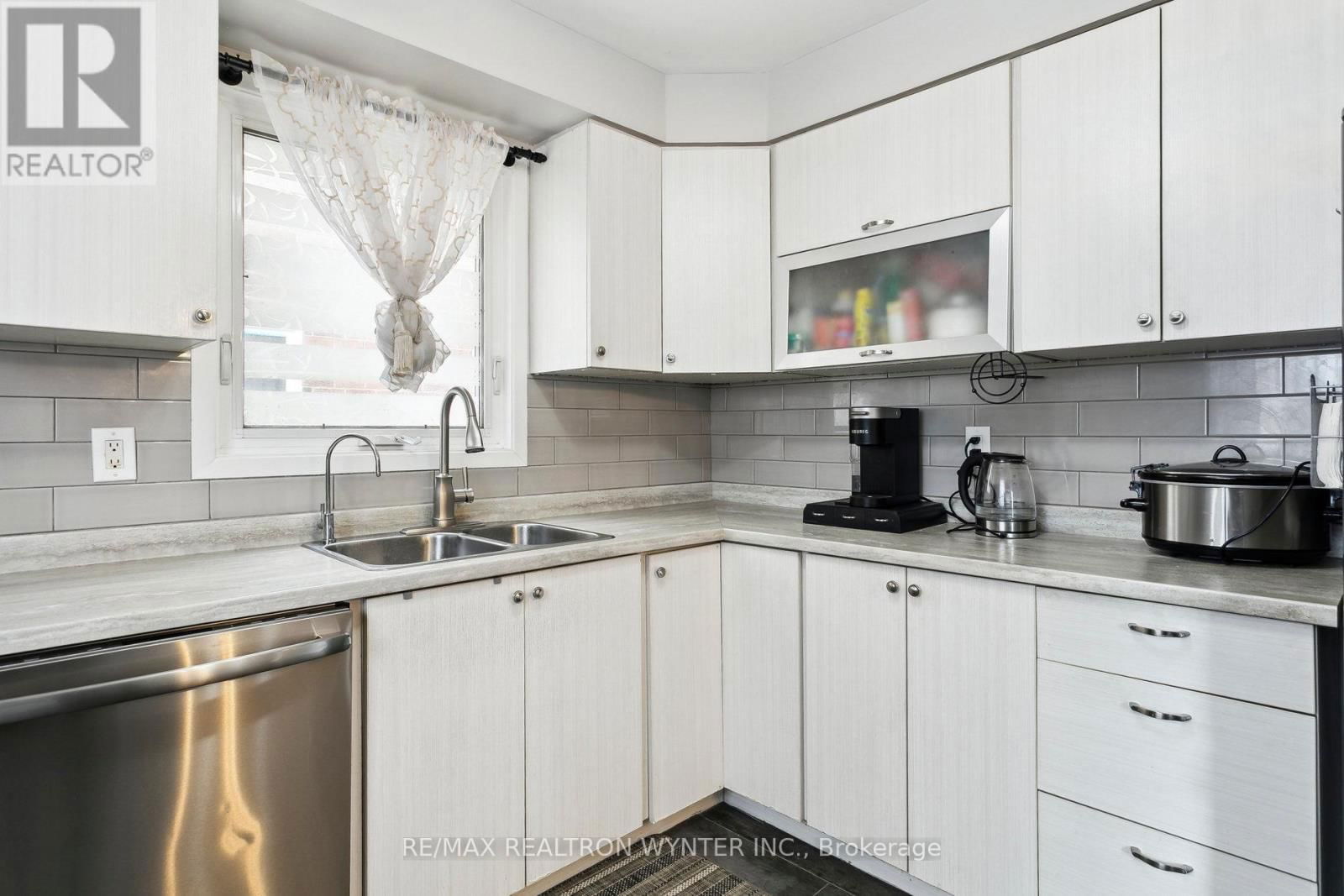 20 PETERSON COURT Image 16