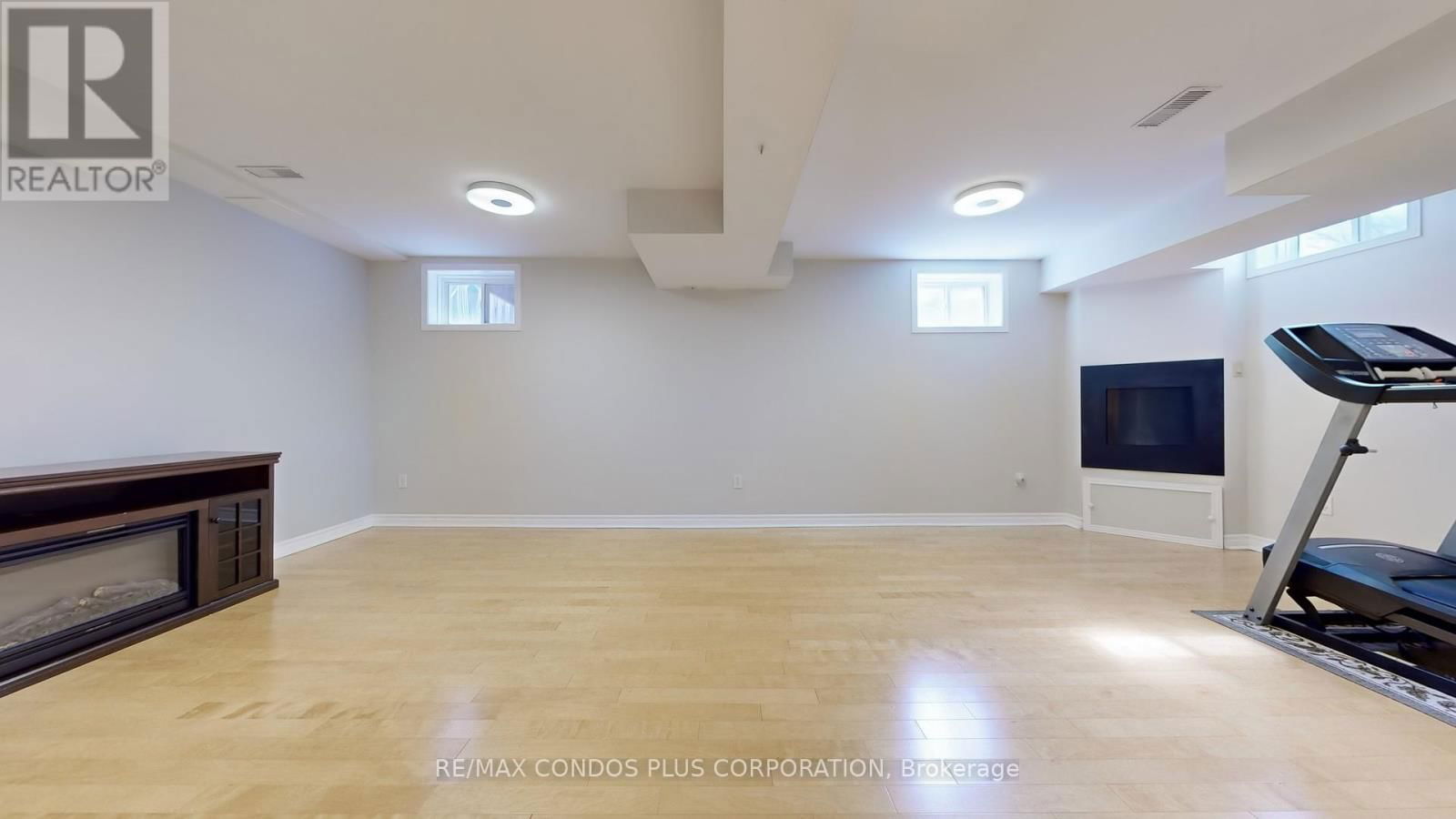 42 - 1290 HERITAGE WAY Image 30
