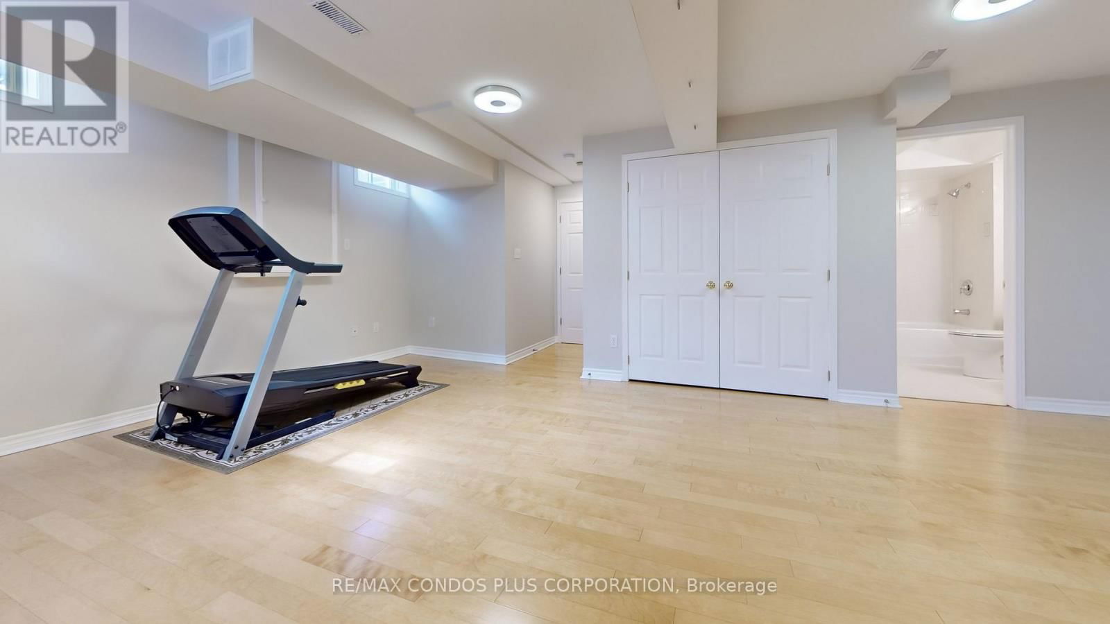 42 - 1290 HERITAGE WAY Image 32