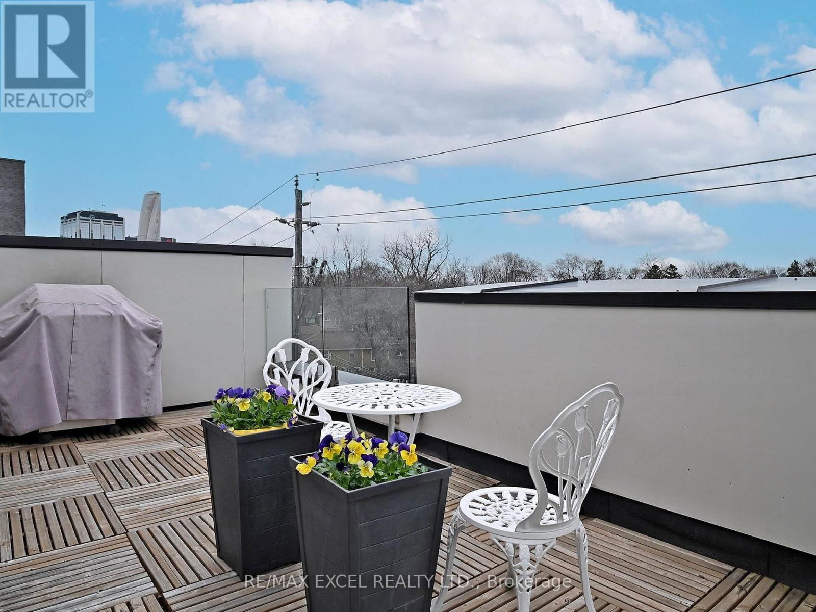 3 - 24 FIELDWAY ROAD Image 24