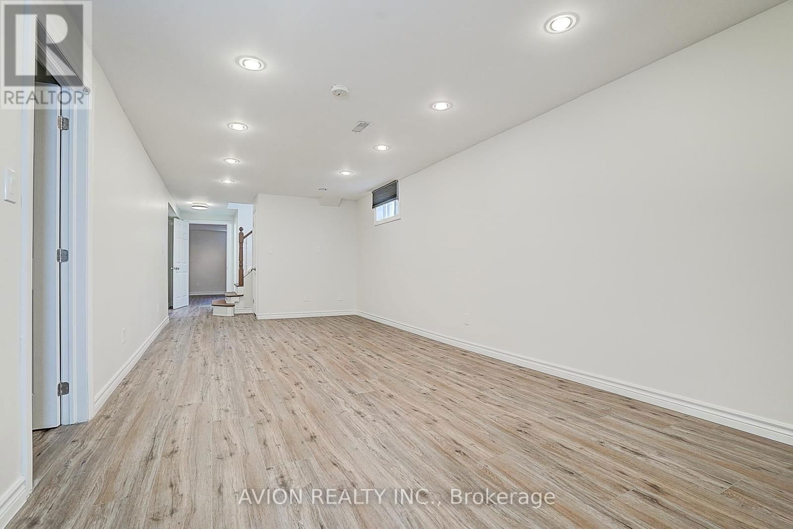 3171 GOLDEN ORCHARD DRIVE Image 30