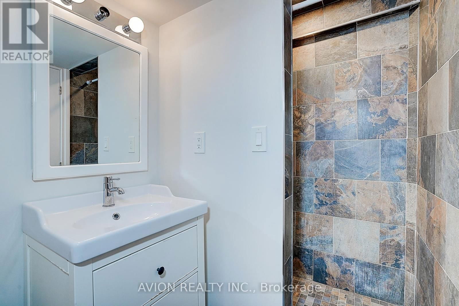 3171 GOLDEN ORCHARD DRIVE Image 34