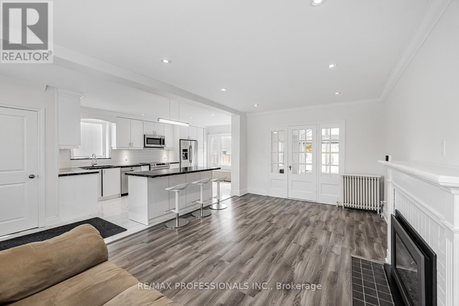 228 THE KINGSWAY Image 14